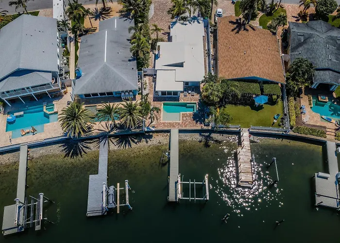Castaway Waterfront *