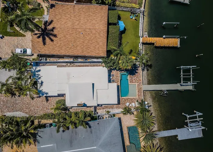Castaway Waterfront * Clearwater Beach